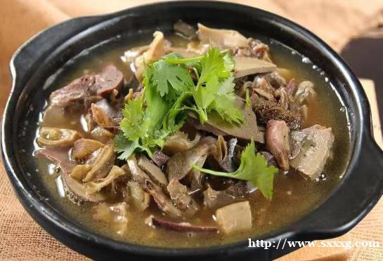 想吃不踩雷的京味 老北京二荤铺的酱牛肉配卤煮 闭眼冲 想吃不踩雷的京味 老北京二荤铺的酱牛肉配卤煮 闭眼冲