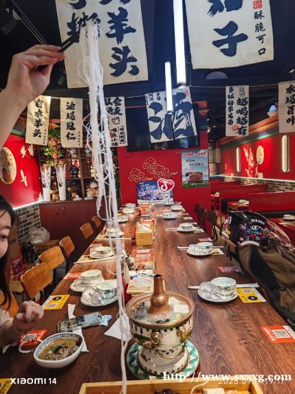 京城宝藏小馆火了!老北京二荤铺现制现炒 烟火十足拒预制 京城宝藏小馆火了!老北京二荤铺现制现炒 烟火十足拒预制