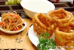 老北京二荤铺超解馋 京味酱肉+卤煮 平民美食不踩雷