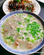 逛798别瞎吃 老北京二荤铺的酱牛肉配卤煮 吃着超得劲