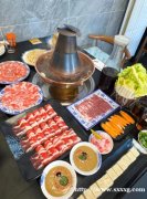 京城宝藏小馆出圈！老北京二荤铺现制现炒 烟火裹香拒预制